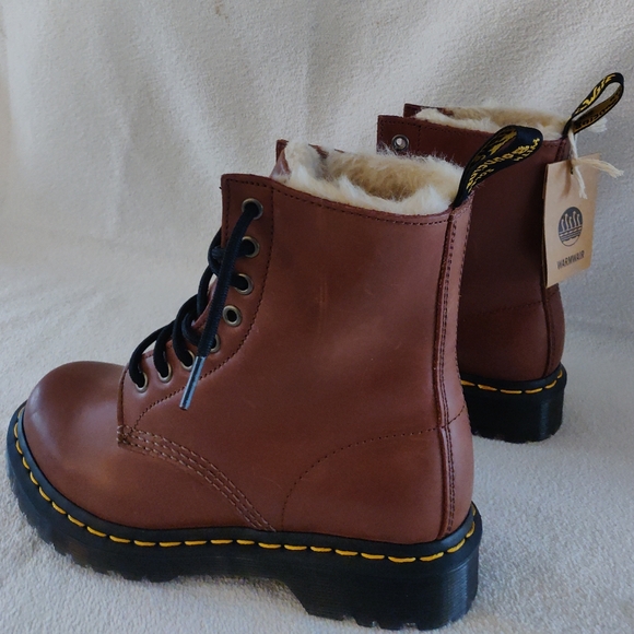 Dr. Martens 1460 8-Eye Serena Boot - Saddle Tan. Size 6 - Picture 8 of 15